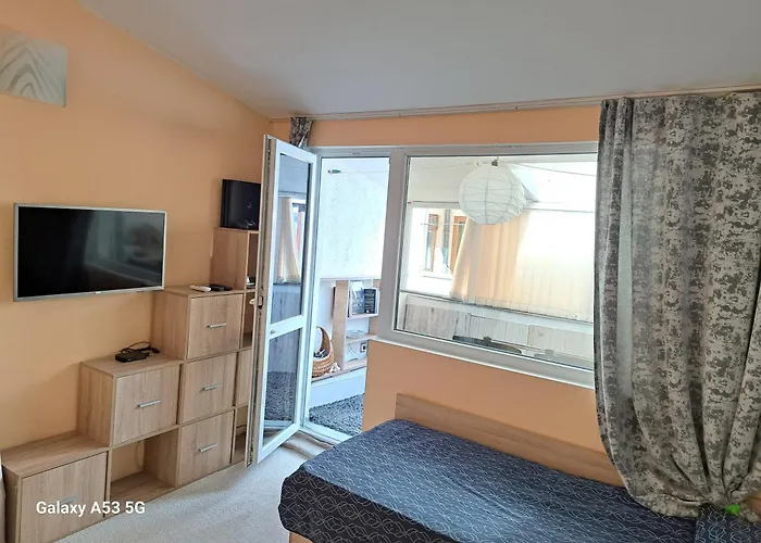 2 Bedroom House In Downtown With Garden Next To The Beach,Sea Garden 5 Min By Walk