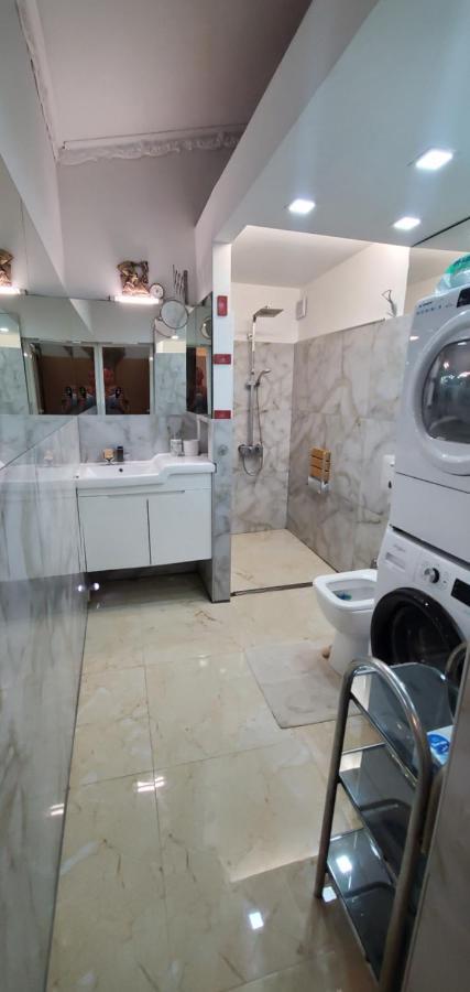 2 Bedroom House In Downtown With Garden Next To The Beach,sea Garden 5 Min By Walk Villa *