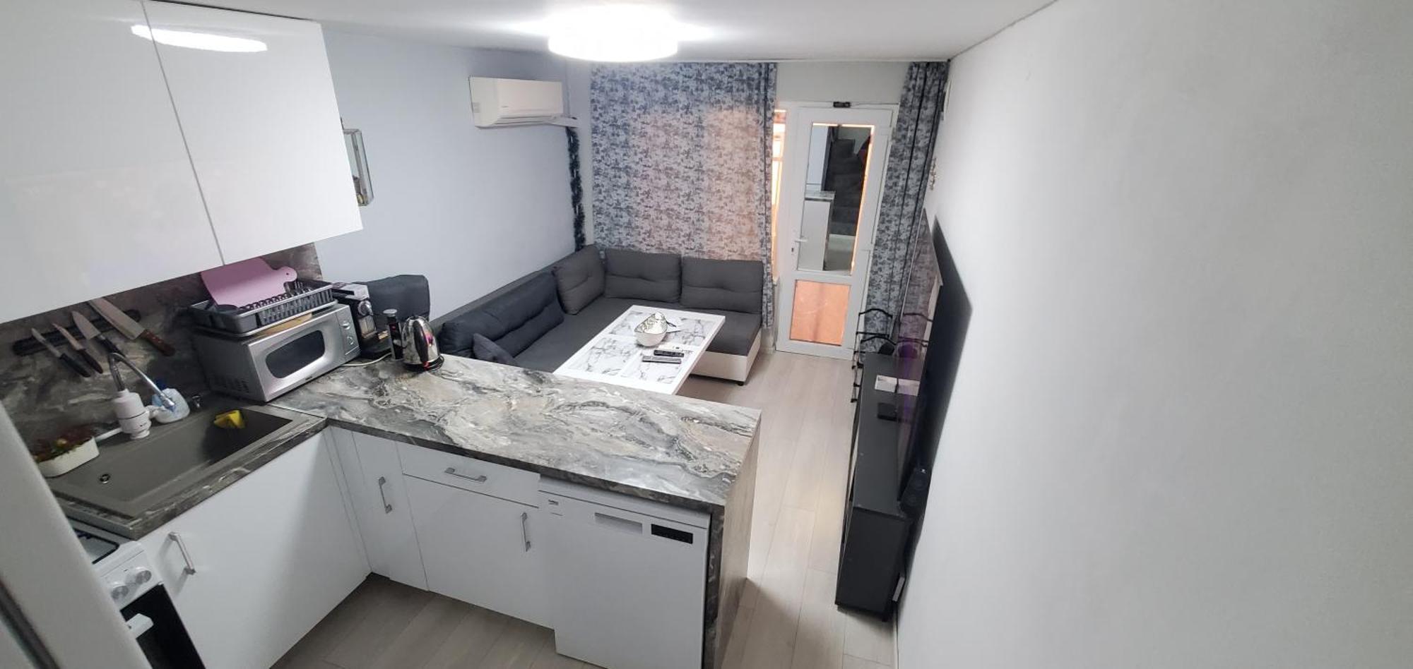 2 Bedroom House In Downtown With Garden Next To The Beach,sea Garden 5 Min By Walk * Burgas