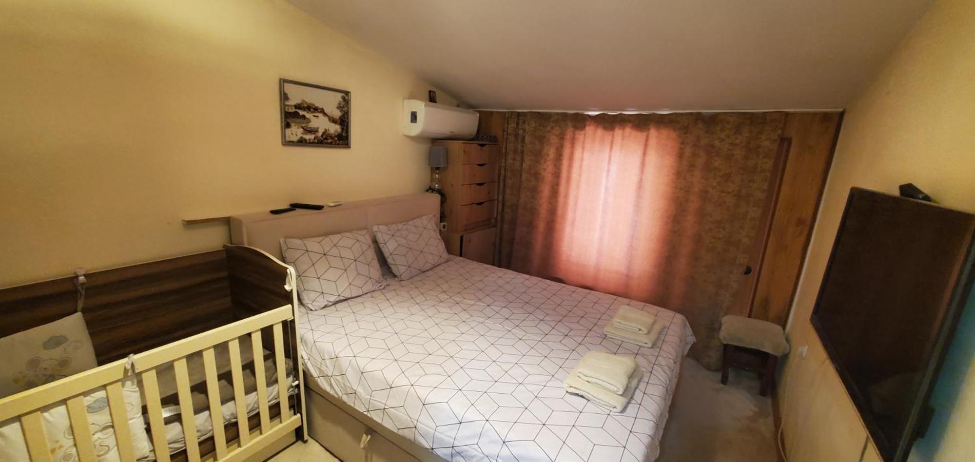 2 Bedroom House In Downtown With Garden Next To The Beach,sea Garden 5 Min By Walk * Burgas