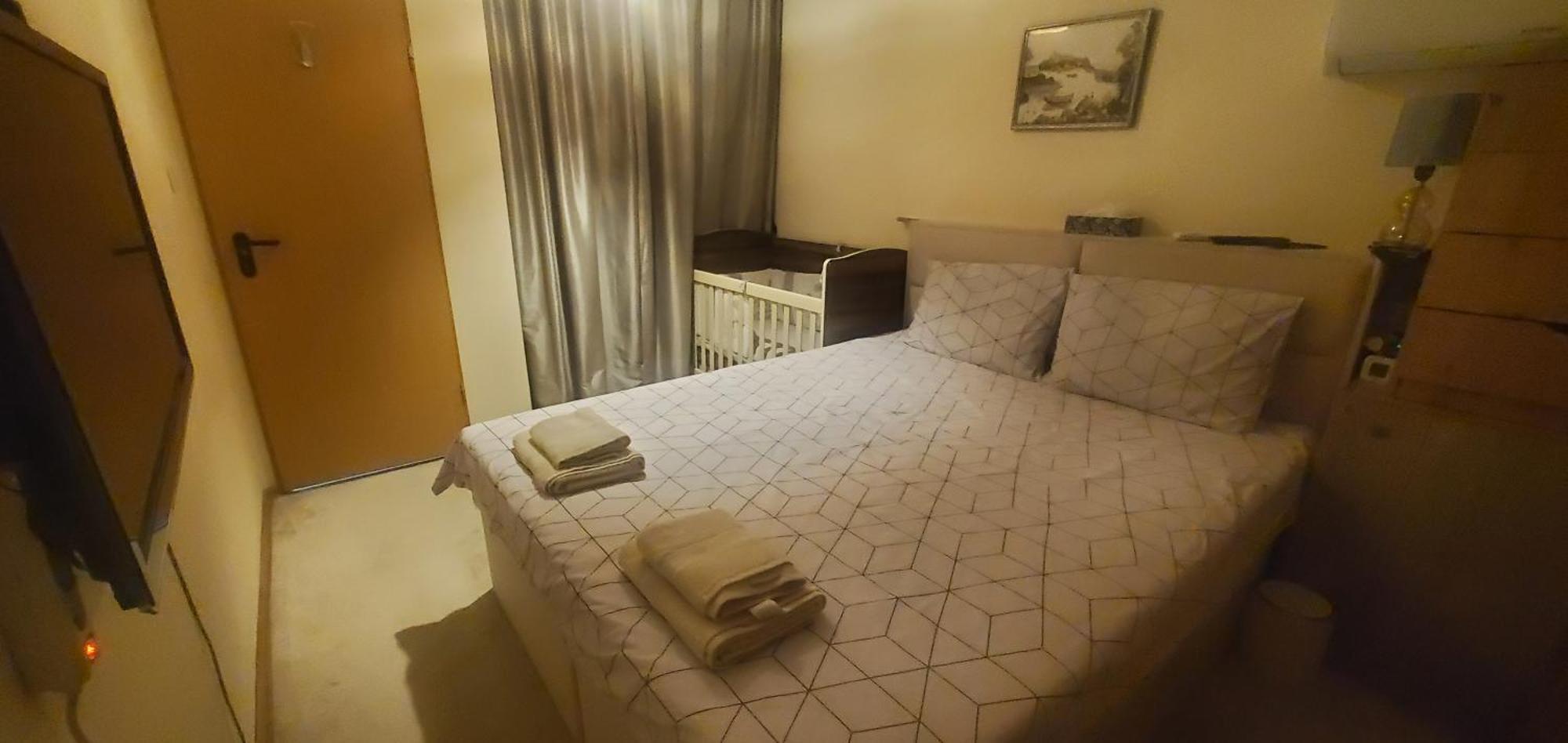 2 Bedroom House In Downtown With Garden Next To The Beach,sea Garden 5 Min By Walk * Burgas