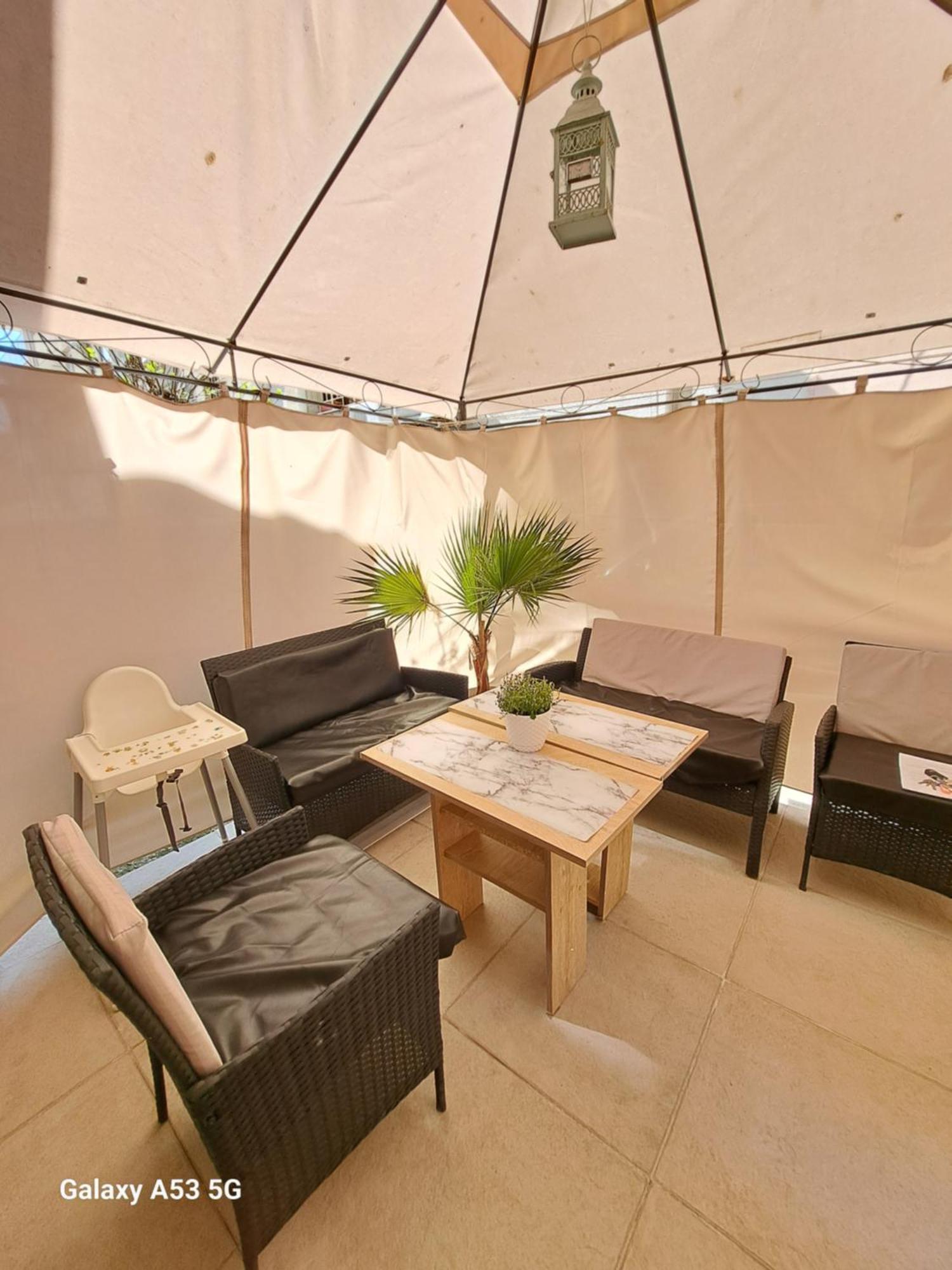 2 Bedroom House In Downtown With Garden Next To The Beach,sea Garden 5 Min By Walk Villa *