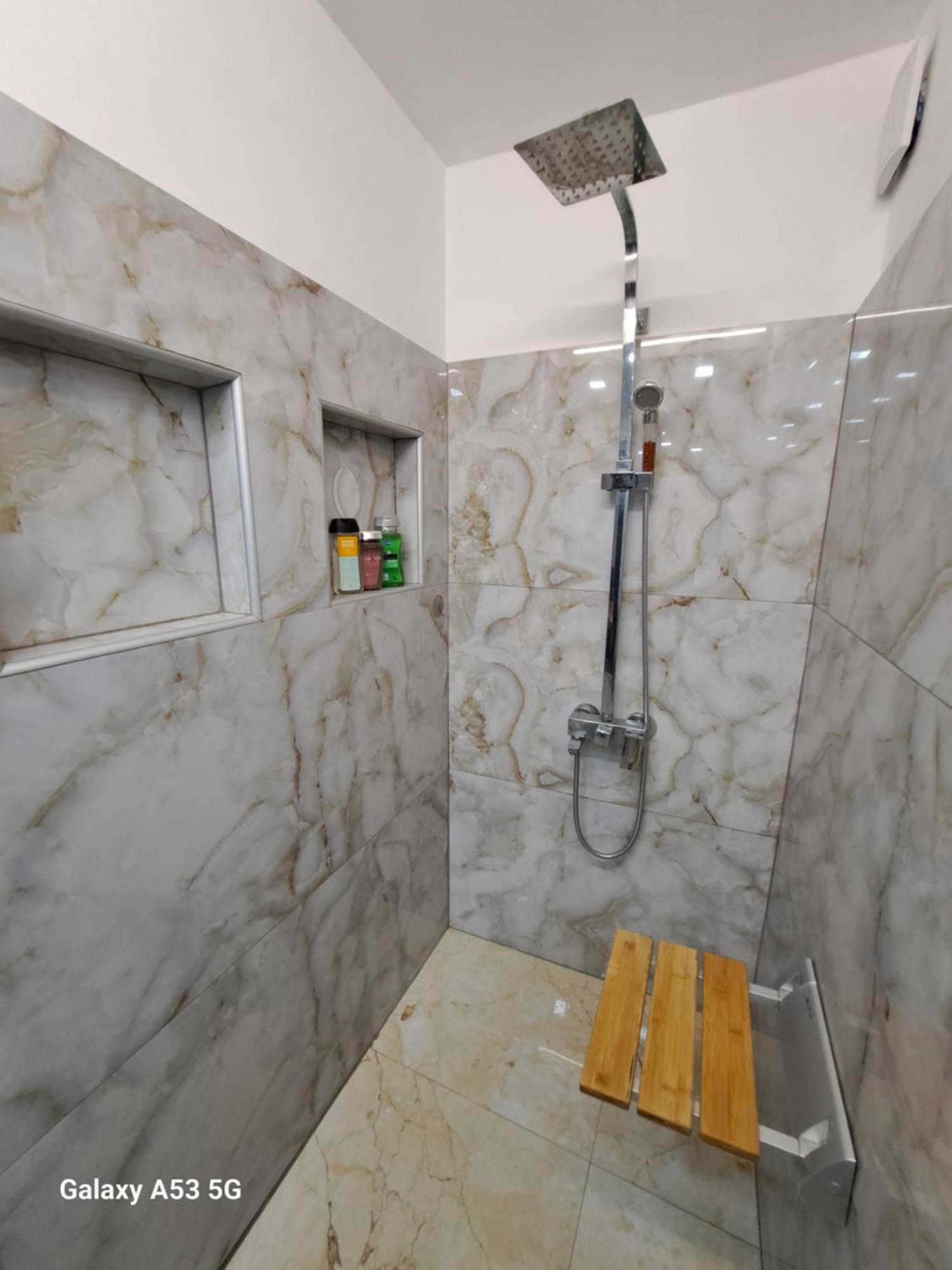 2 Bedroom House In Downtown With Garden Next To The Beach,sea Garden 5 Min By Walk Villa